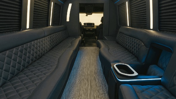 thornton 20 passenger party bus